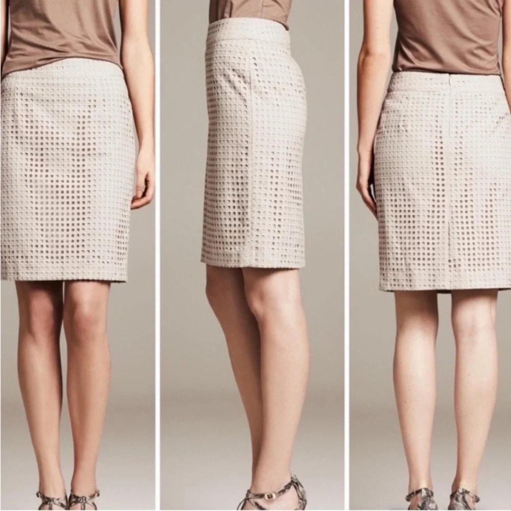 Banana Republic Size 2 Tan Eyelet Pencil Skirt Embellished Knee-Length